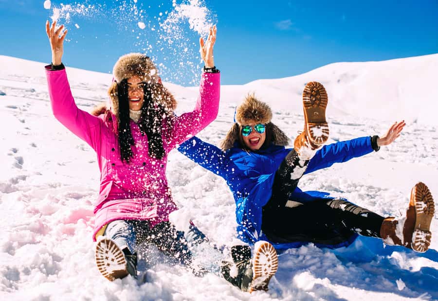 Melbourne: Lake Mountain Snow, Waterfall & Chocolaterie Tour - Three hours of snow play at Lake Mountain