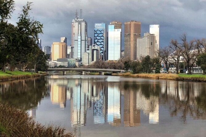 Melbourne Landmark City Tour. Your day Your way Your private tour - Albert Park, the Grand Prix circuit, and St Kilda