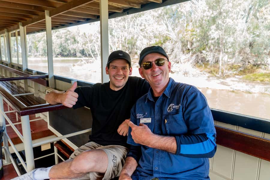 Melbourne: Murray River Paddle Steamer, Wildlife & Silo Art - One long day from Melbourne into country Victoria