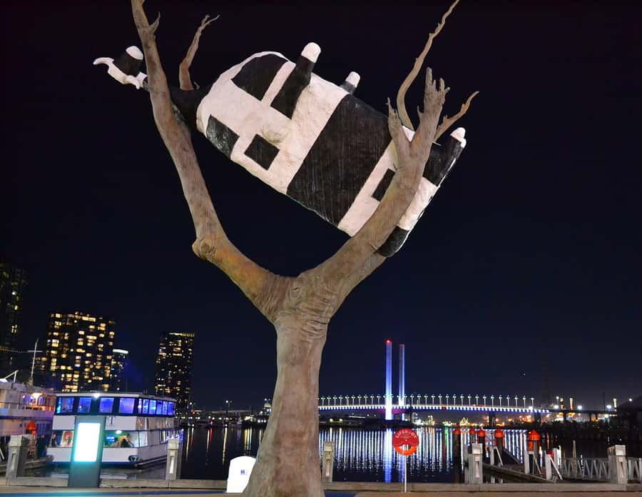Melbourne: Nighttime Private City Tour with Transfer & Stops - Crossing the West Gate Bridge