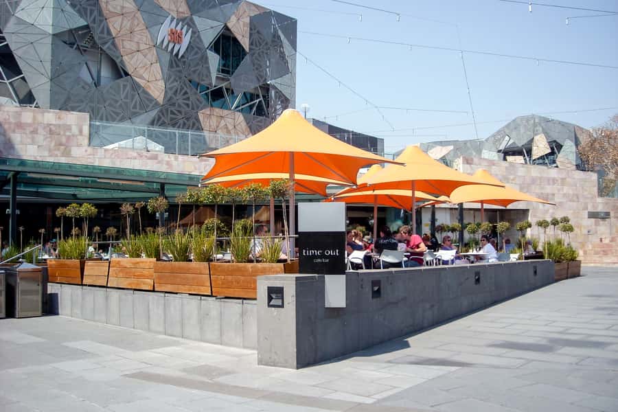 Melbourne: Original Lanes & Arcades Walk (max 8 guests only) - Entering the back lanes and alley walls