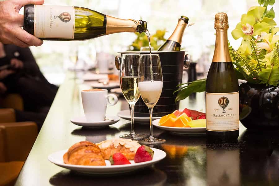 Melbourne Premium Balloon Flight 5-Star Champagne Breakfast - Seeing Melbourne Before the Streets Wake Up