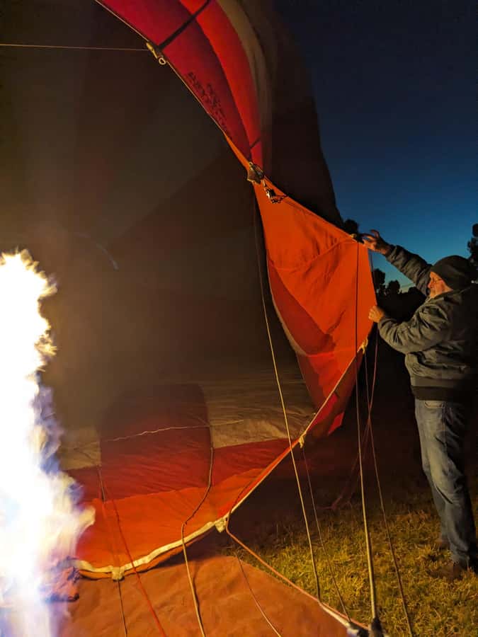 Melbourne Premium Balloon Flight 5-Star Champagne Breakfast - The 30-Minute Transfer to the Launch Site