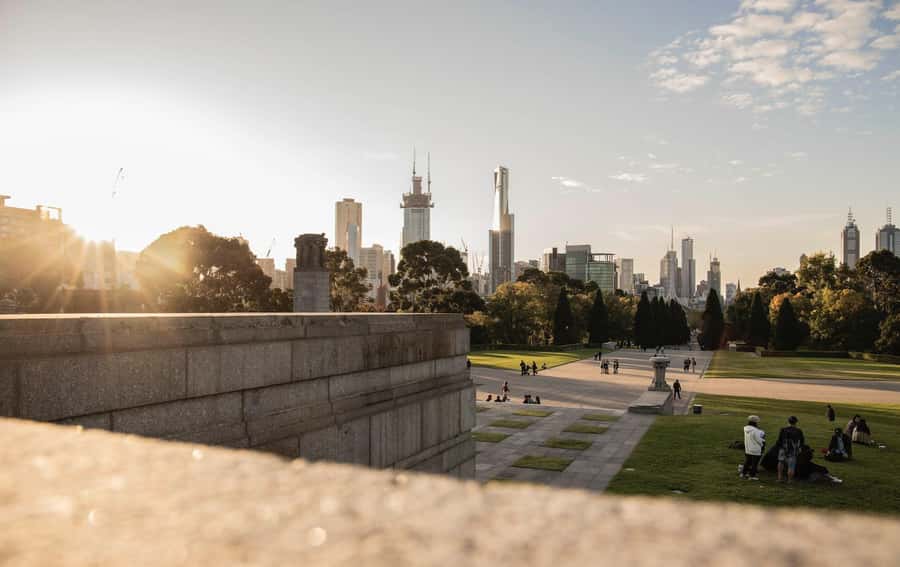 Melbourne: Private Melbourne City Tour with Stops - From the city center to the Shrine of Remembrance
