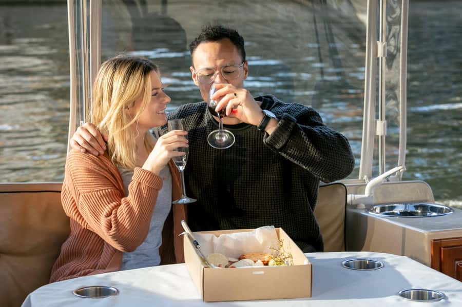 Melbourne: Private Yarra River Cruise w/ Cheese & Wine - Key points to know before booking