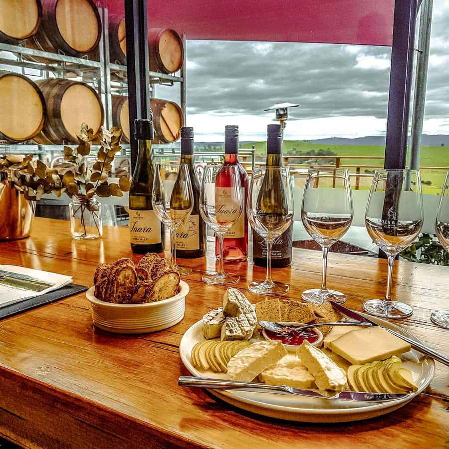 Melbourne: Relaxed Half-Day Yarra Valley Wine Tour - The second winery is the best time for a food pairing