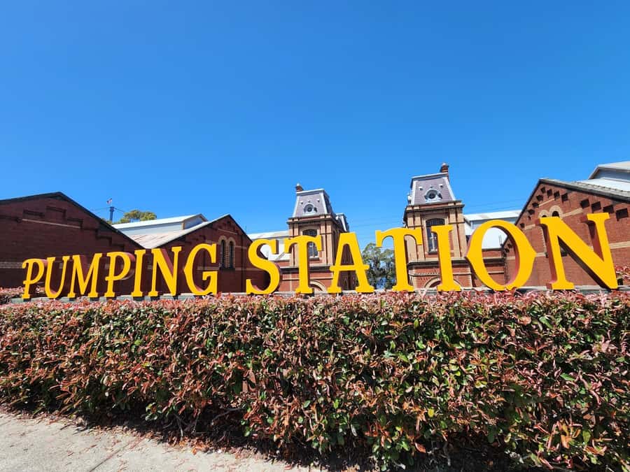 Melbourne: Scienceworks Entry Ticket - Planetarium and Lightning Theatre cost extra