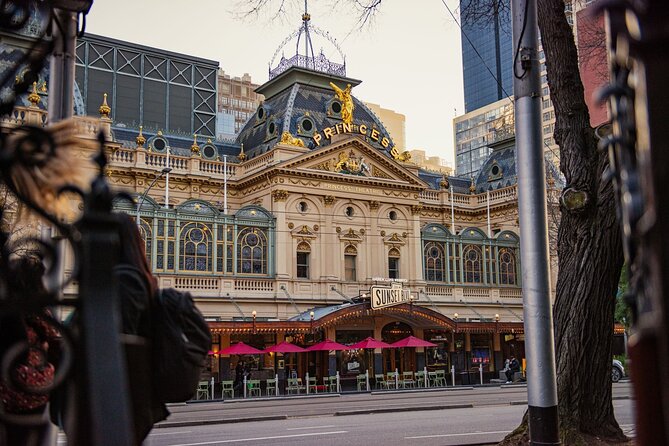 Melbourne Sightseeing Tour in Small Group - Federation Square and Flinders Street Station
