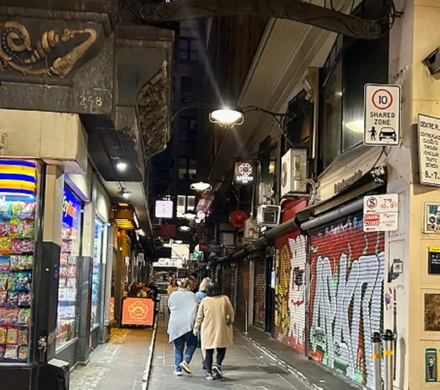 Melbourne: Spirits and Ales Haunted Pub Walking Tour - A ghost walk with a pub crawl at its center