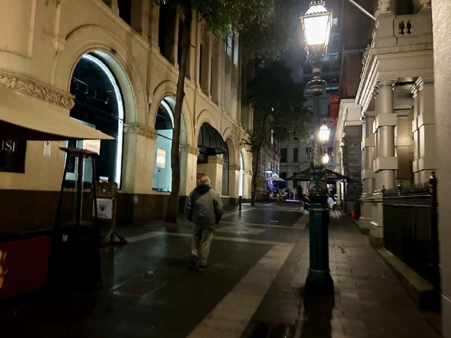 Melbourne: Spirits and Ales Haunted Pub Walking Tour - Dark lanes and a tragic love affair