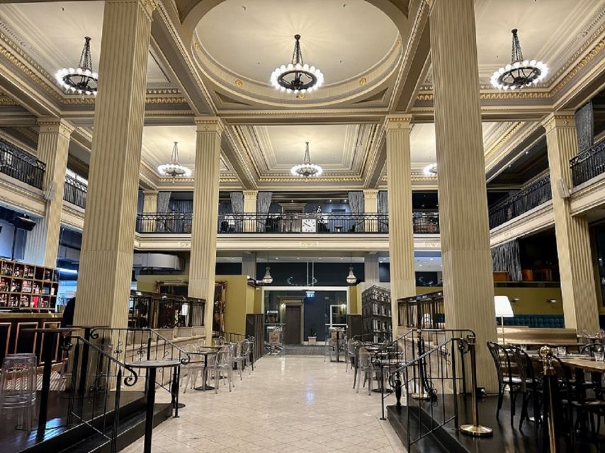 Melbourne: Spirits and Ales Haunted Pub Walking Tour - The arcades after dark