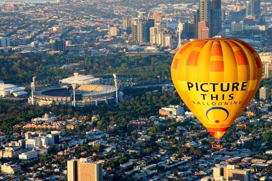 Melbourne: Sunrise Hot Air Balloon Experience with Breakfast - The pilot and crew matter more than usual