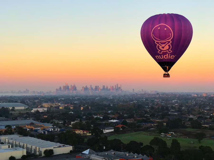 Melbourne: Sunrise Hot Air Balloon Experience with Breakfast - Meeting at Sofi’s Lounge or choosing hotel pickup