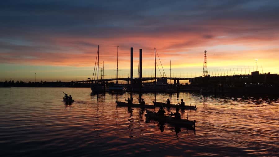 Melbourne: Sunset Kayak Tour with Dinner - The first paddle: harbour views and an easy learning curve