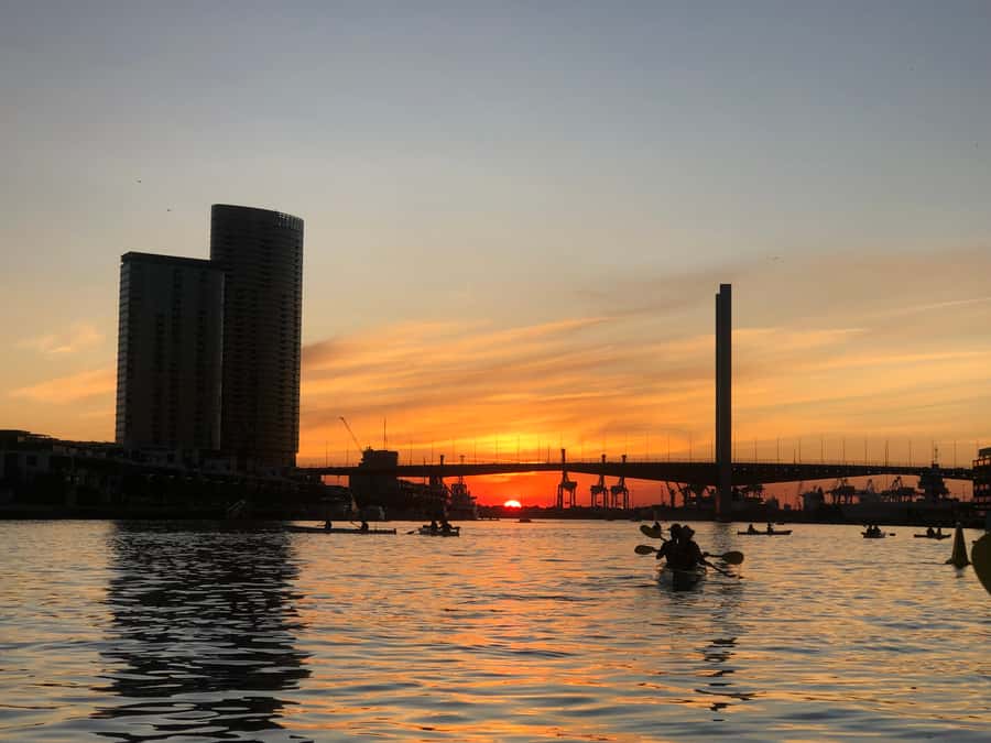Melbourne: Sunset Kayak Tour with Dinner - Should you book the Melbourne sunset kayak tour?