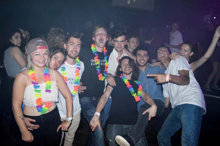 Melbourne: Weekly Bar Crawl: 5 Free shots, Club Entry - Free shots, one drink, and the real value of $17