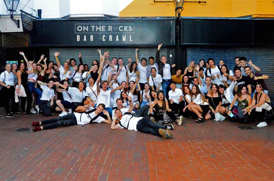 Melbourne: Weekly Bar Crawl: 5 Free shots, Club Entry - Who will enjoy this most
