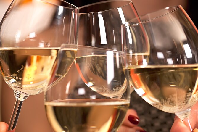 Mornington Peninsula Winery Bus Tour including lunch with a glass of wine - Key points at a glance