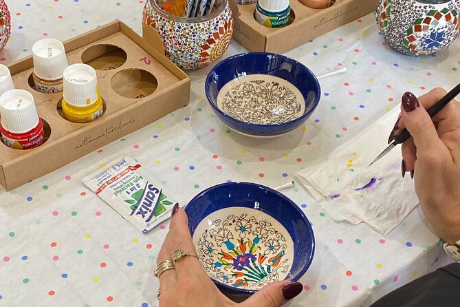 Paint and Sip Classes Melbourne: Ceramic Plates & Bowls - Making the most of the BYO wine format