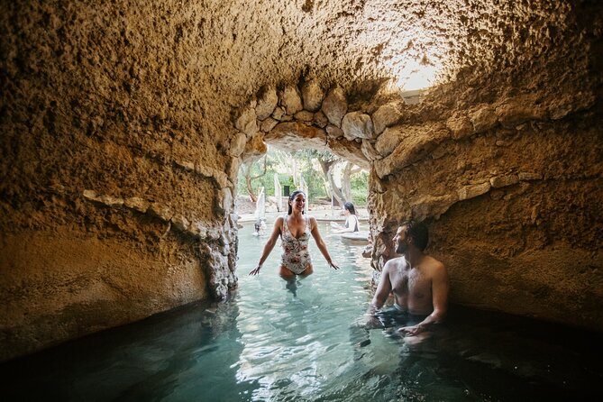 Peninsula Hot Springs Spa Experience and Express Transfer Shuttle - Arthurs Seat and the peninsula views