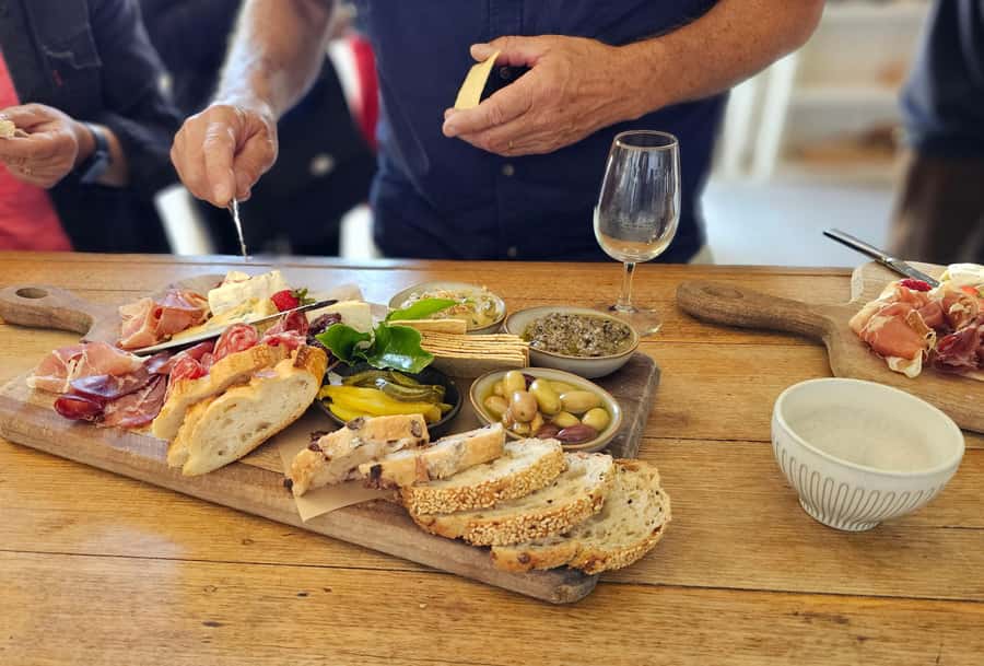 Phillip Island: Wine, Wildlife & Penguins with Gourmet Feast - Flynns Beach and Summerlands add a quick coastal look