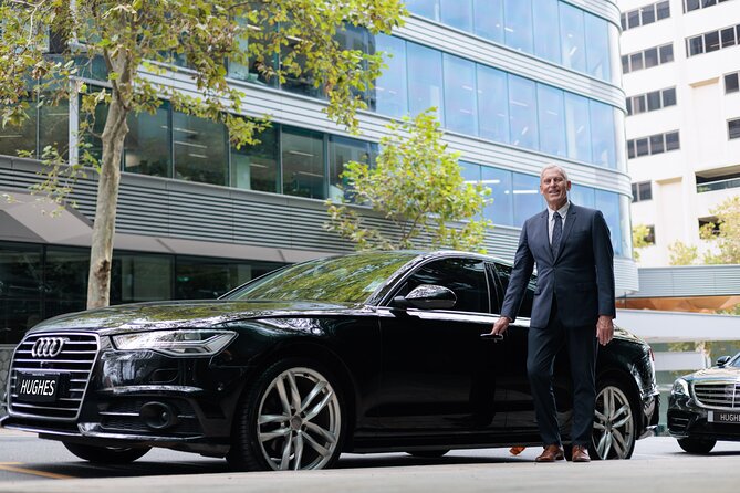 Private Luxury Transfer from Melbourne CBD to Melbourne Airport - A good fit for families, executives, and small groups