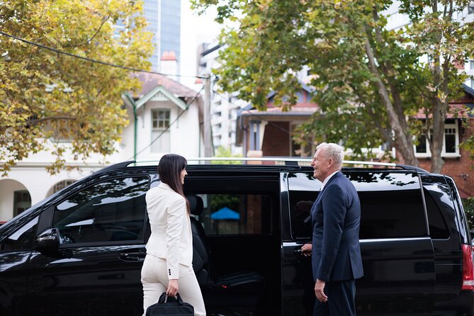 Private Luxury Transfer from Melbourne CBD to Melbourne Airport - Meeting your chauffeur and handling luggage