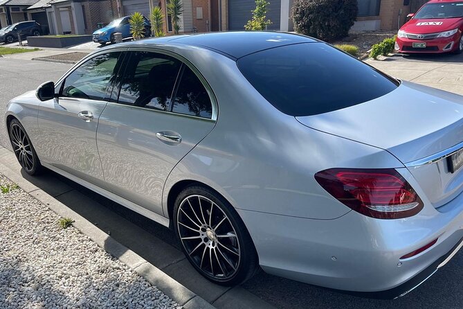 Private Melbourne Airport Transfers To City (Sedan, SUV, or Van) - The chauffeur service and personal touch