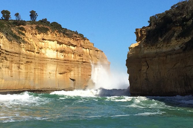 [PRIVATE TOUR] Express Great Ocean Road | Day Trip - Loch Ard Gorge brings you down to sea level