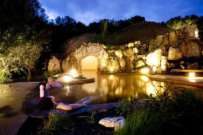 [PRIVATE TOUR] Mornington Peninsula Hot Springs | Winery & Sightseeing Tour - A two-course winery lunch in the middle of the day