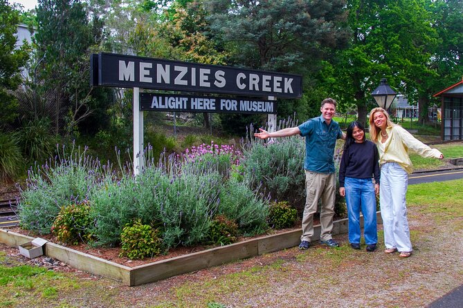 Puffing Billy, Forest Trails and Yarra Valley Discovery Tour - Group size, transfers, and what to bring