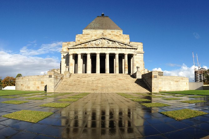Shrine of Remembrance Cultural Guided Tour in Melbourne - Reading the Shrine’s architecture and inscriptions