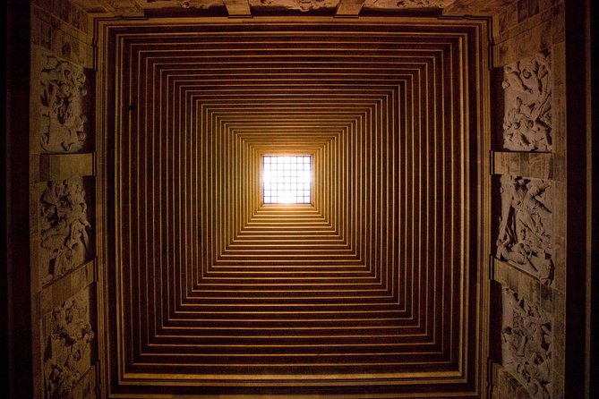 Shrine of Remembrance Cultural Guided Tour in Melbourne - Galleries and personal histories