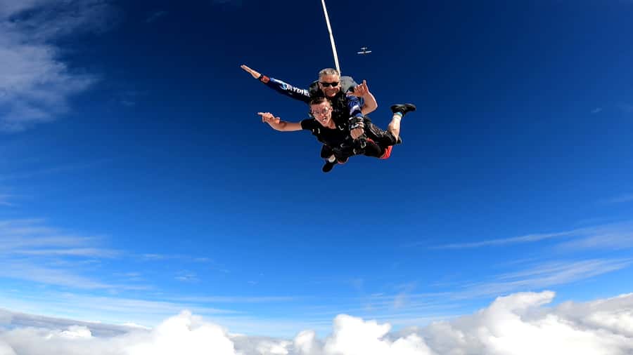 Torquay: Skydive over The Great Ocean Road - opt Melb pickup - The quieter parachute ride