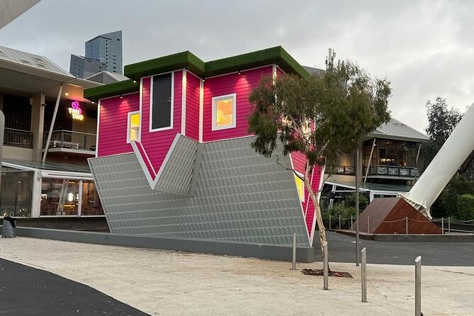 Upside Down House Photo Experience in Australia - How the staff improve the photo session