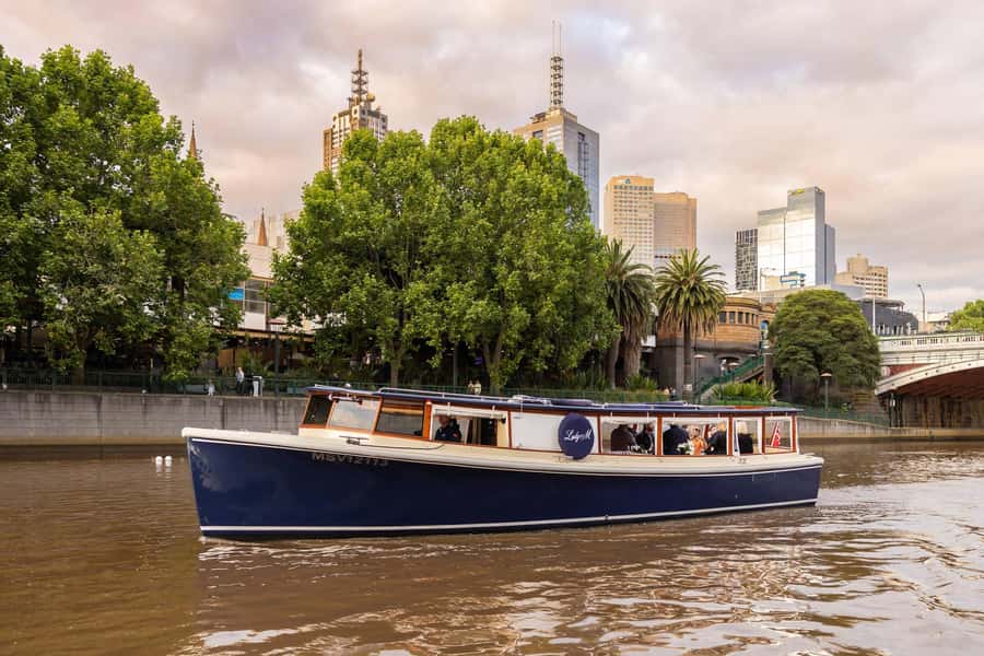 Yarra River: 1.5-Hour Scenic Sunset Public Cruise - What the commentary adds, and where it falls short