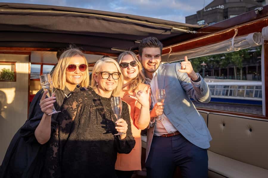 Yarra River: 1.5-Hour Scenic Sunset Public Cruise - Sunset views and photo opportunities