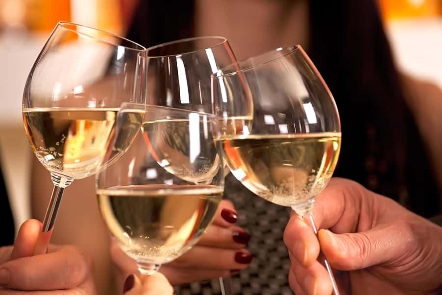Yarra Valley: Bus Wine Tour with Lunch and a Glass of Wine - Who should book this Yarra Valley day?