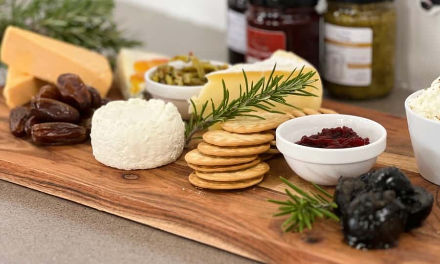 Yarra Valley Full Day Grazing Tour: Gin, Wine, Pizza, Cheese - Group size, comfort, and the day’s pace