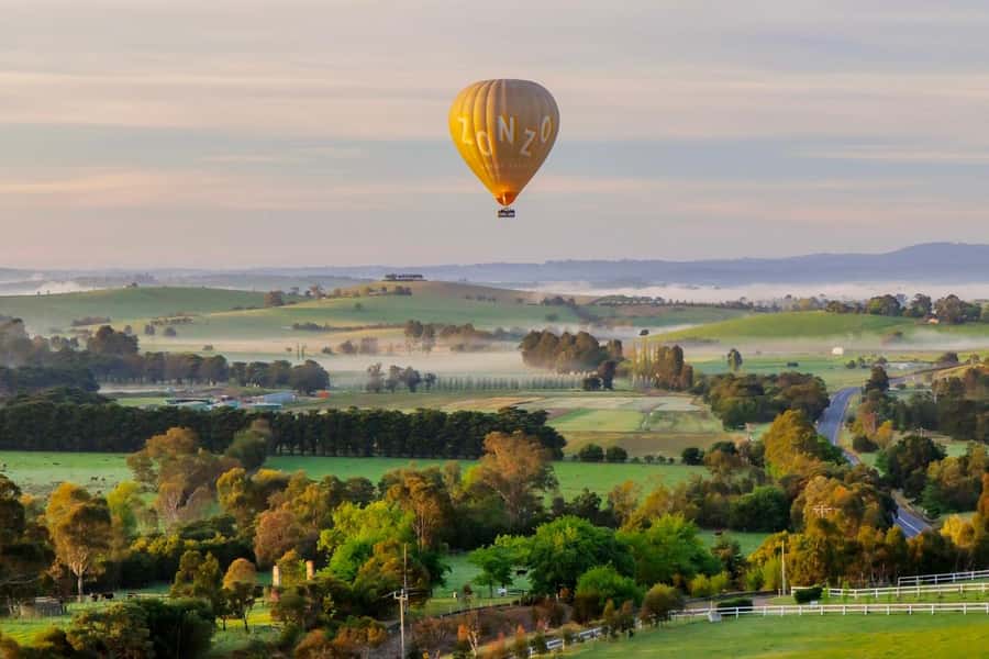 Yarra Valley: Hot Air Balloon with Breakfast & CBD Transfers - Why the Yarra Valley works so well from a balloon