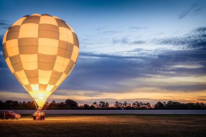 Yarra Valley sunrise balloon flight & champagne breakfast - The early meeting in Yarra Glen